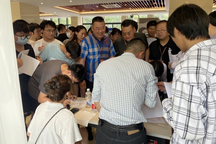 招聘会2_副本.jpg 招聘会2_副本.jpg