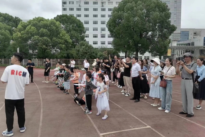 新闻照片3_副本.jpg 新闻照片3_副本.jpg