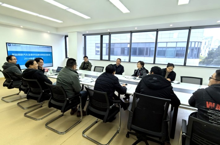 座谈会照片_副本.jpg 座谈会照片_副本.jpg