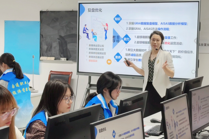 {EAED8781-A1B4-48eb-8424-69ECE0A234AB}_副本.png