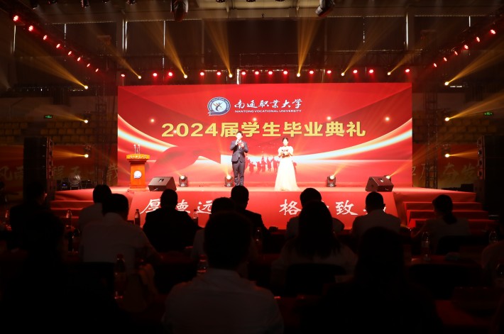 晚会大背景_副本.jpg 晚会大背景_副本.jpg