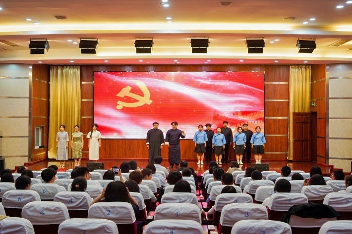 5.电子信息工程学院《红船颂》_副本.jpg 5.电子信息工程学院《红船颂》_副本.jpg
