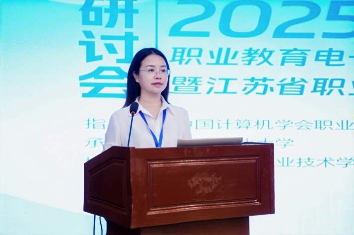 图11 智能互联网络技术资源库负责人、党委委员、宣传部部长、电子信息工程学院院长廖忠智_副本.jpg