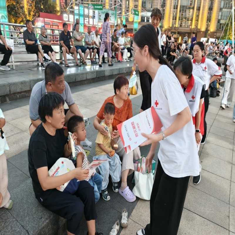 博爱青春｜五大联赛直播官网急救科普走进苏超“第二现场”